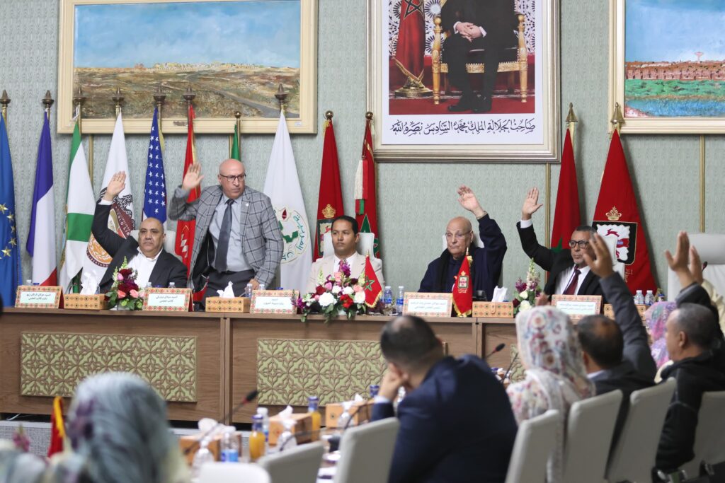 بالصور : جماعة العيون تختتم دورة فبراير بالمصادقة على كافة نقاط جدول الأعمال